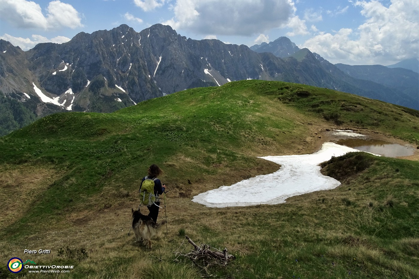57 Scendiamo non alla Sella di Glaiola, ma per pratoni a vista in direttissima....JPG